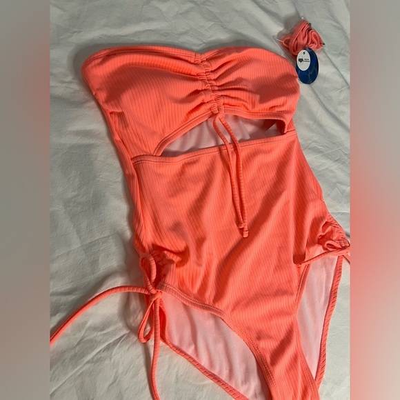 Decree Womens Exotic Textured Monokini One Piece Swimsuit in Tropical Coral S - Picture 6 of 11